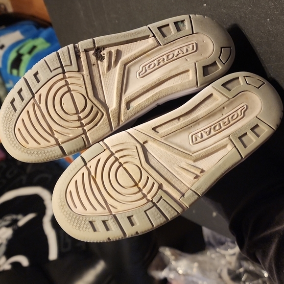 Kids Jordans - Picture 8 of 10